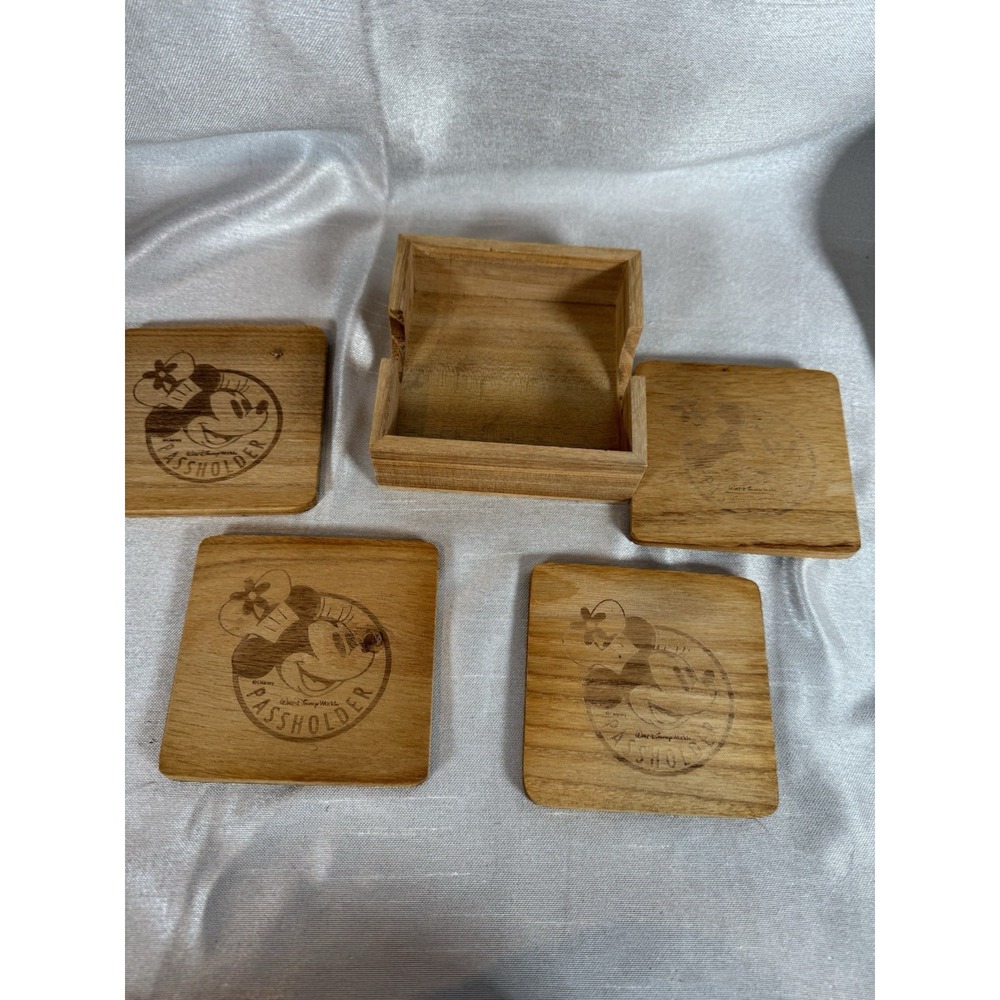 Disney Minnie Mouse Passholder‎ Wooden Coasters Set with Holder